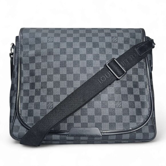 LOUIS VUITTON Daniel Crossbody MM Black Canvas Damier Shoulder Bag Graphite Mens - Picture 1 of 16